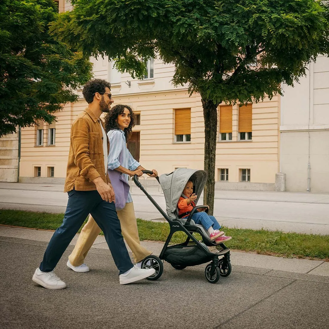 Коляска прогулочная Nuna TRIV NEXT BMW
