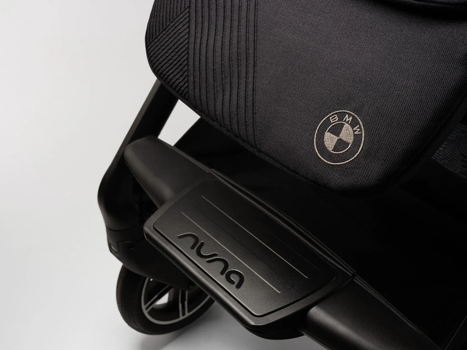 Коляска прогулочная Nuna MIXX NEXT BMW