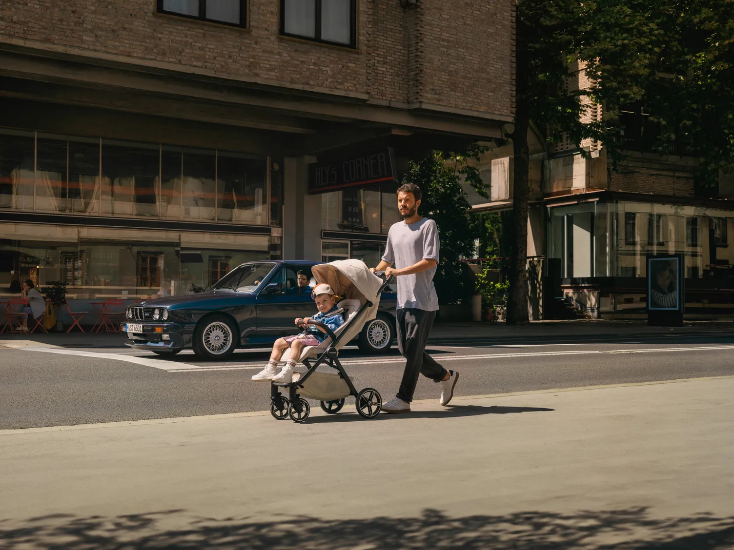 Коляска прогулочная Nuna TRVL LX BMW