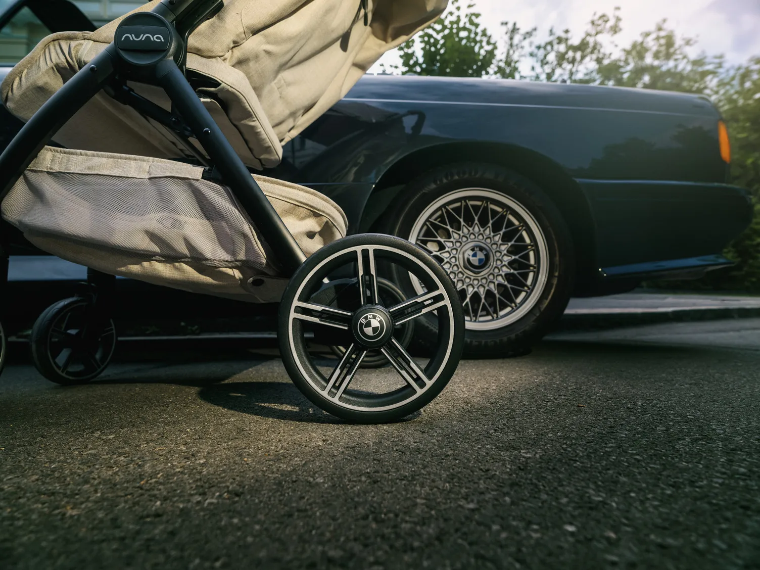 Коляска прогулочная Nuna TRVL LX BMW
